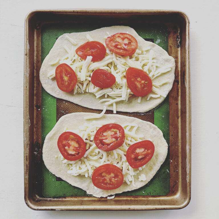 How to Make Tomato, Basil & Mozzarella Flatbread Pizza Be Cookin