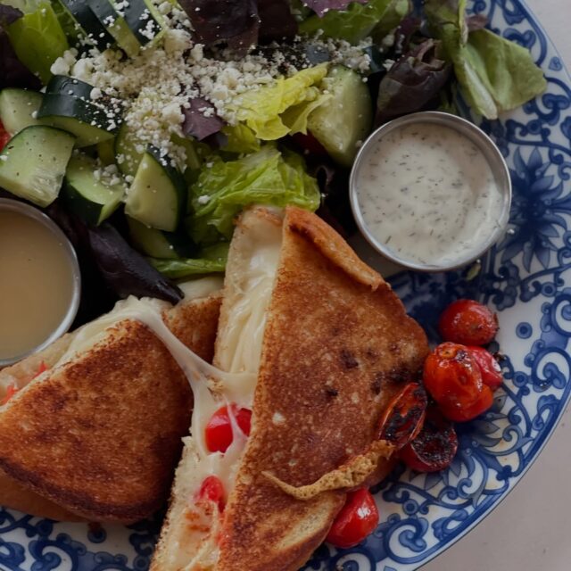 Grilled tomato and cheese sandwiche with Greek salad ❤️

#morganbecookin #tomatocheese #grilledcheese #greeksalad